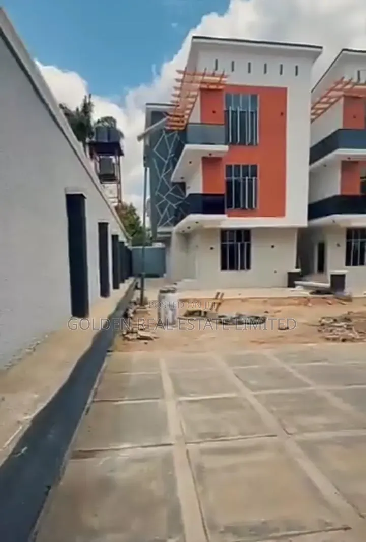 4bdrm Duplex in Utako for sale in Utako