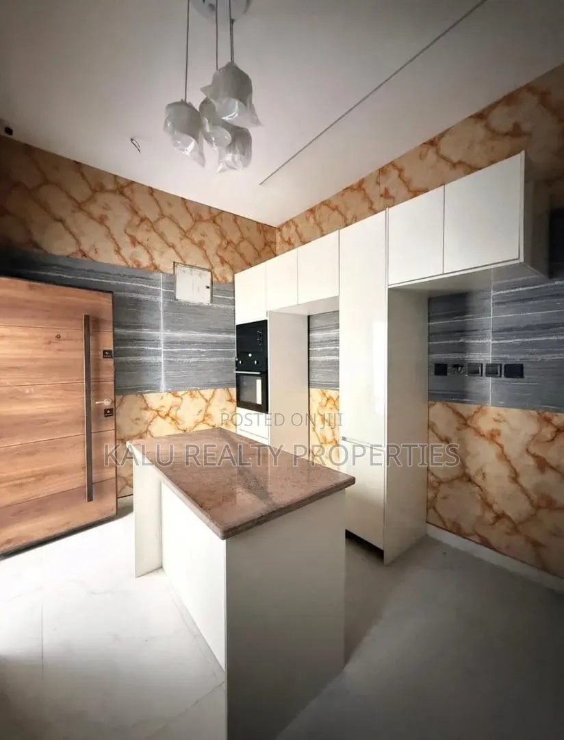 5bdrm Duplex in Osapa, Lekki for sale in Osapa london