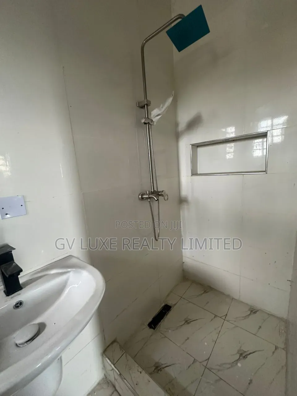 2bdrm Apartment in Lekki Scheme 2 for rent in Off Lekki-Epe Expressway