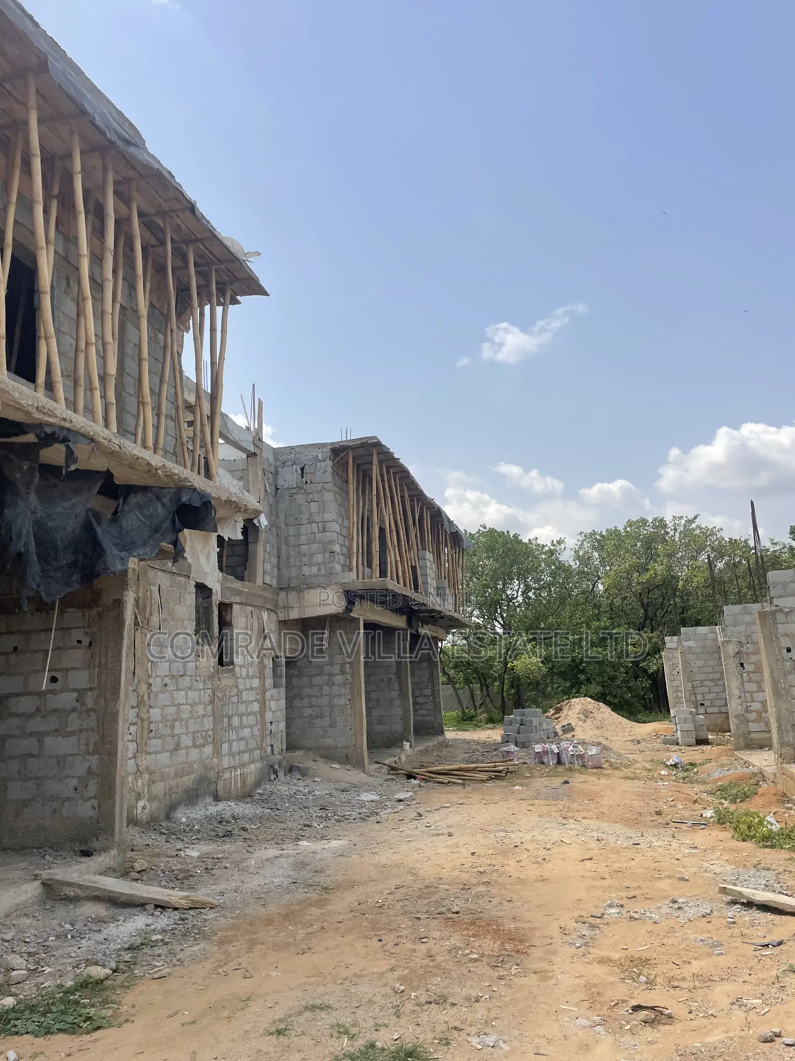 4bdrm Duplex in Apo Resettlement for sale in Apo Resettlement