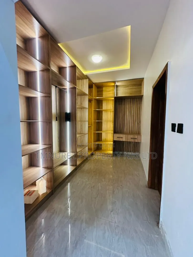 5bdrm Duplex in GRA Phase 1 for sale in GRA Phase 1