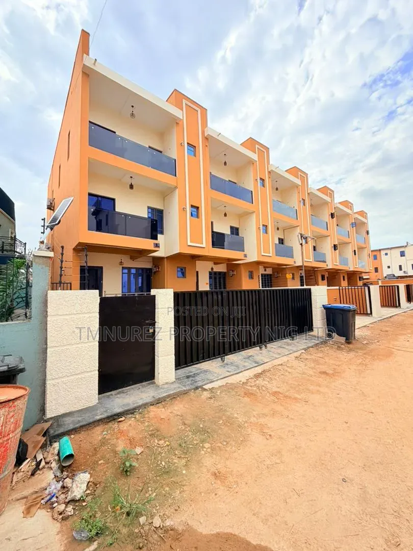 4bdrm Duplex in Oko-Oba for sale in Oko-Oba