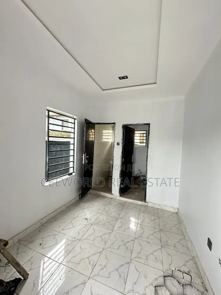 4bdrm Bungalow in Alafara Jericho, Idishin for sale in Idishin