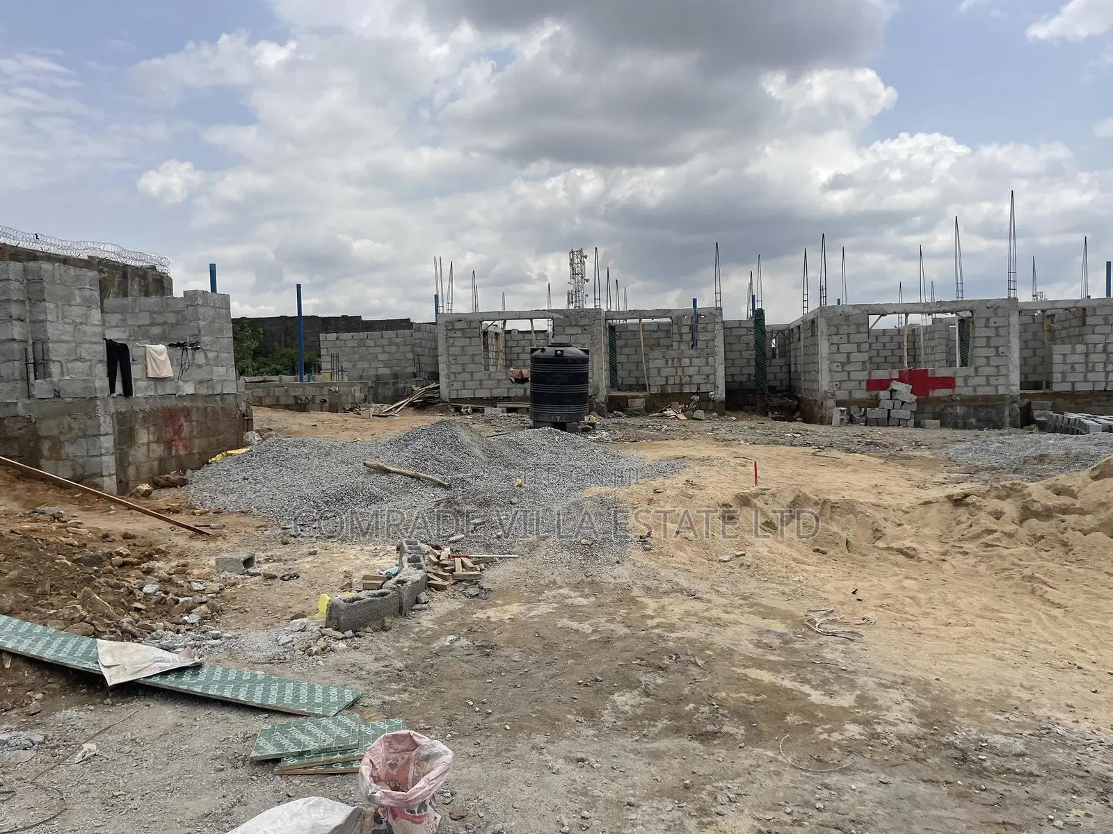 4bdrm Duplex in Apo Resettlement for sale in Apo Resettlement