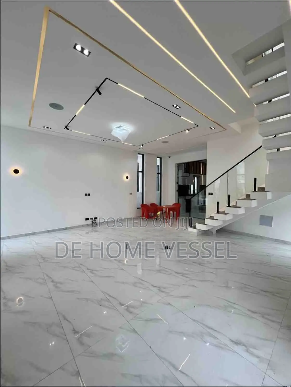 5bdrm Duplex in Chevron for sale in Chevron