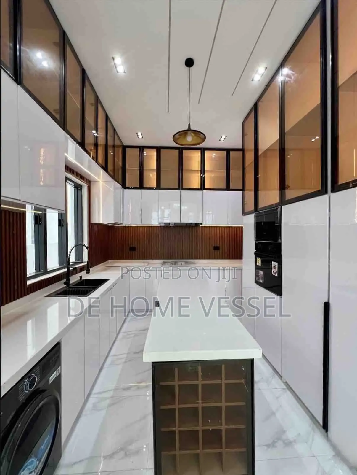 5bdrm Duplex in Chevron for sale in Chevron