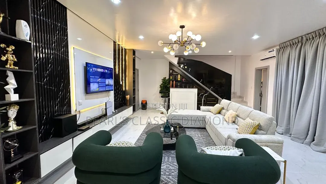 Furnished 2bdrm Maisonette in Lekki Phase 1 for rent in Lekki Phase 1