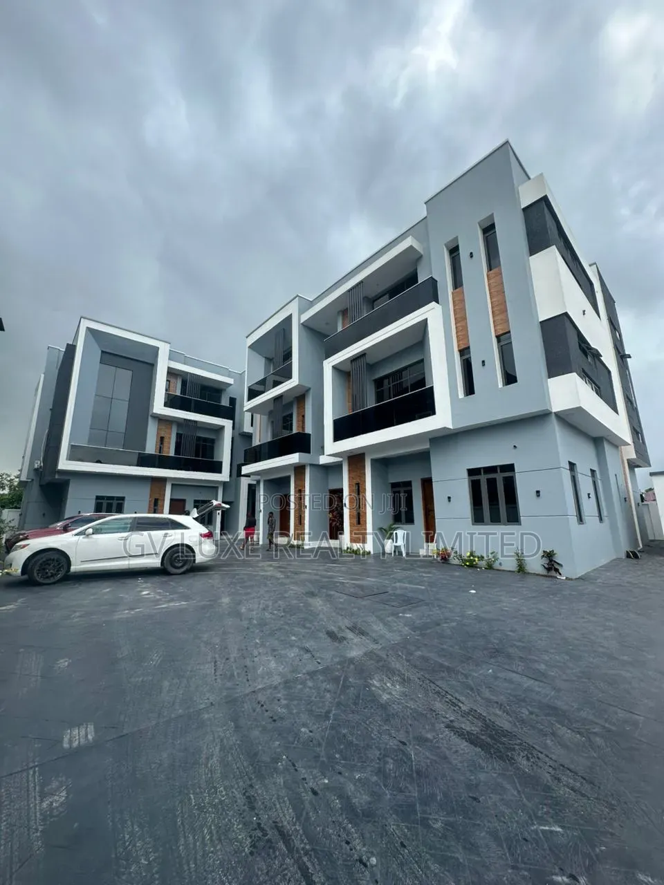 2bdrm Apartment in Lekki Scheme 2 for sale in Off Lekki-Epe Expressway