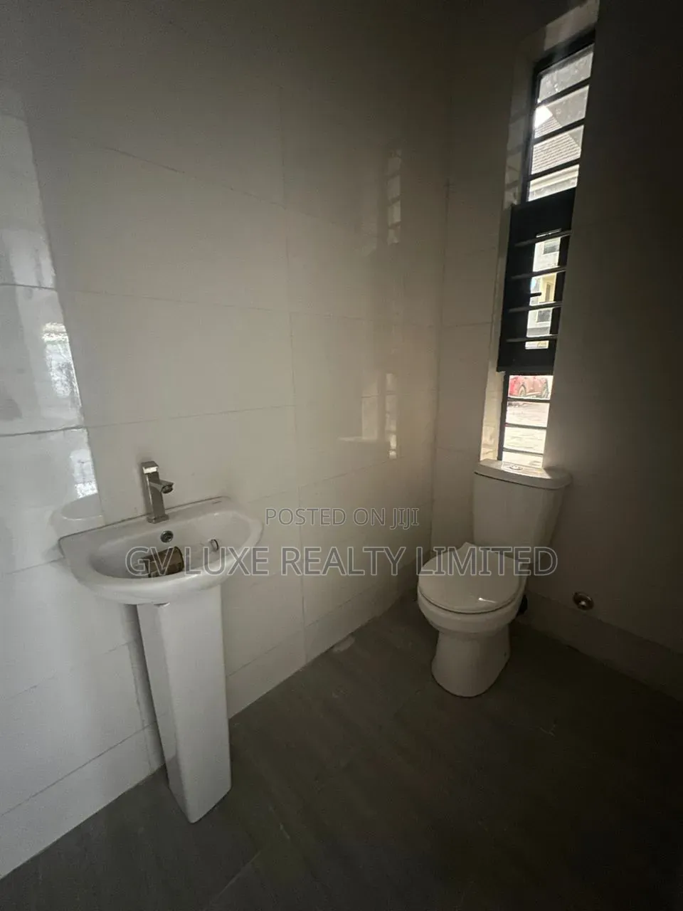 2bdrm Apartment in Lekki Scheme 2 for sale in Off Lekki-Epe Expressway
