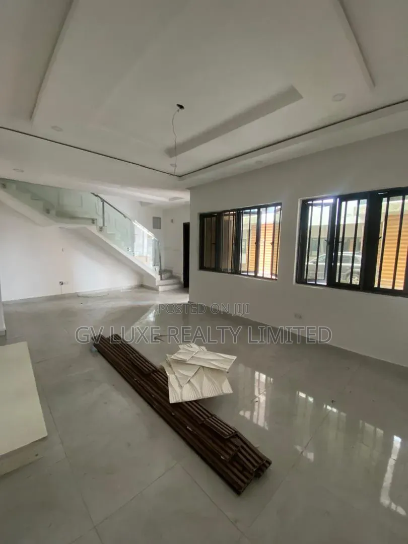 4bdrm Duplex in Jakande for rent in Jakande