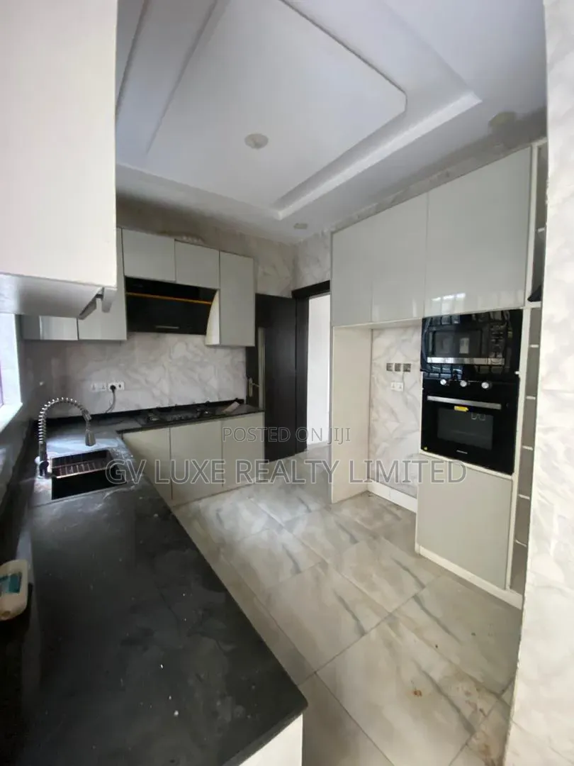4bdrm Duplex in Jakande for rent in Jakande