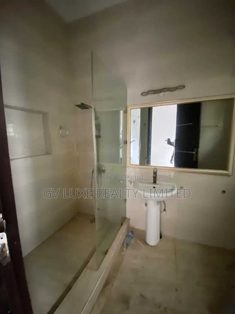 4bdrm Duplex in Jakande for rent in Jakande