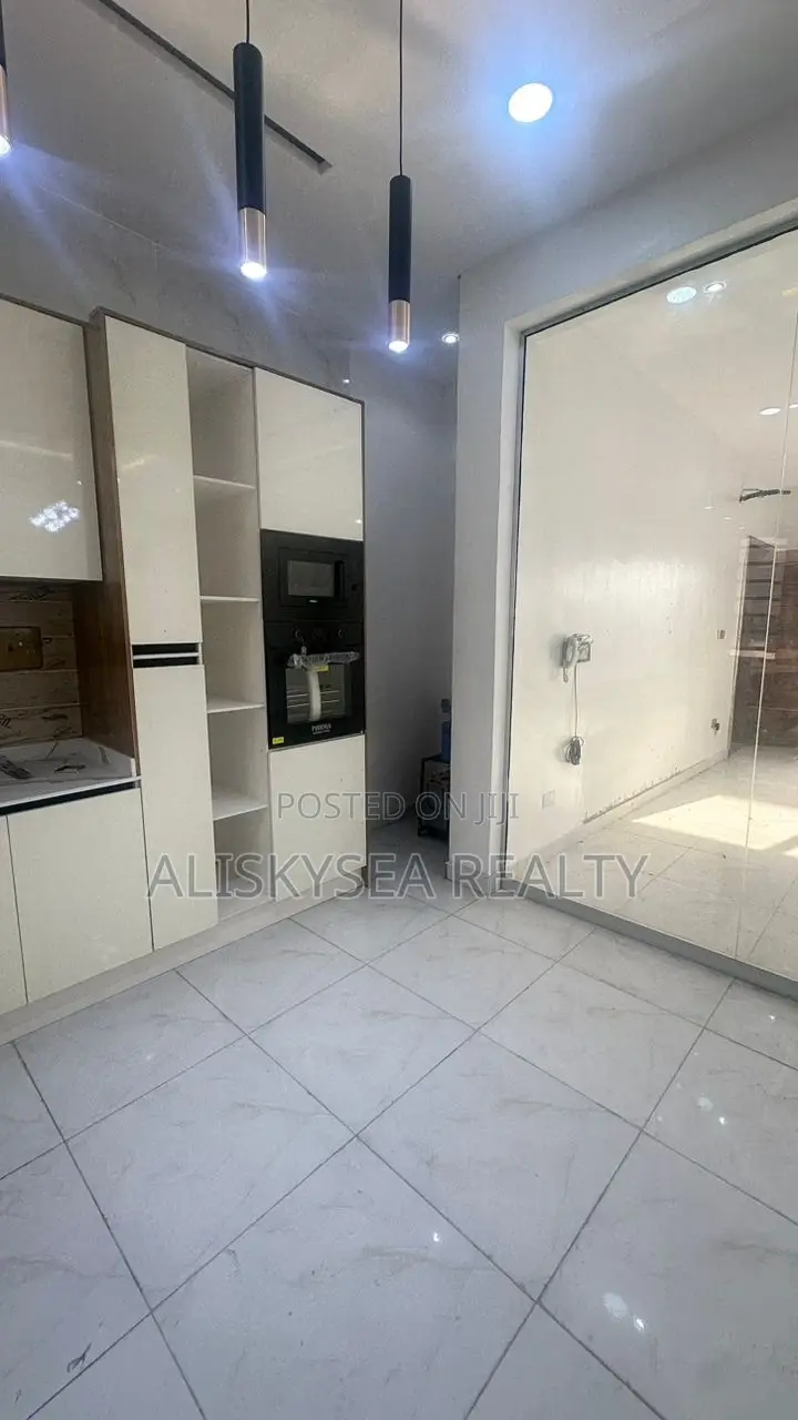 2bdrm Apartment in Chevron for sale in Chevron