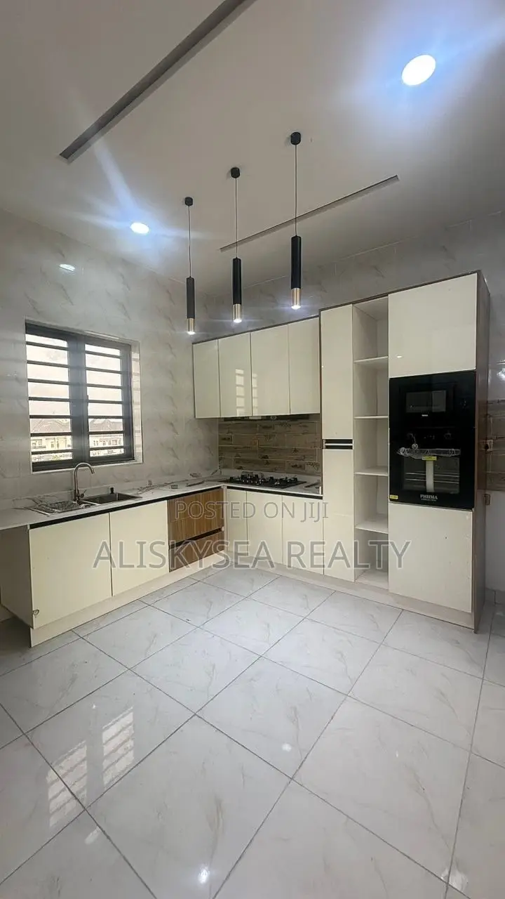 2bdrm Apartment in Chevron for sale in Chevron