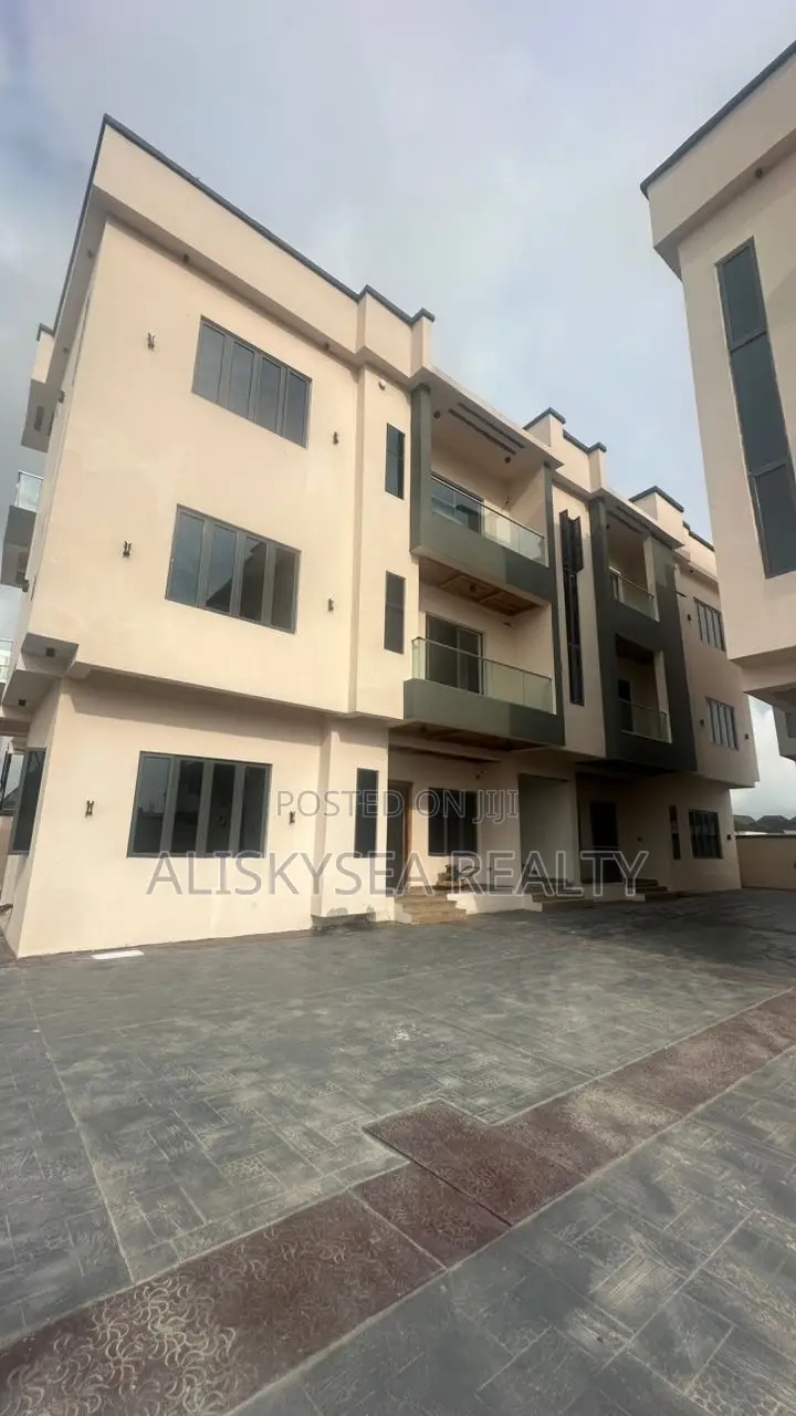 2bdrm Apartment in Chevron for sale in Chevron
