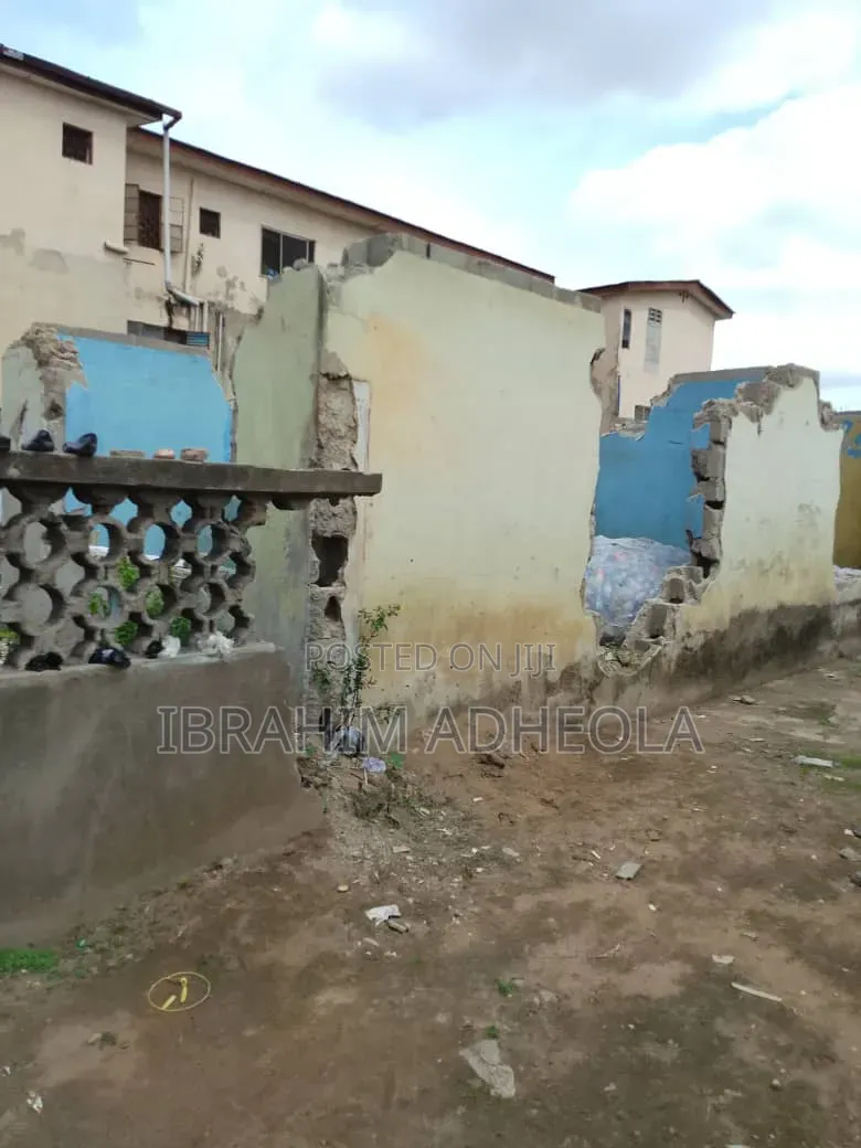 Land Measuring 60 by 120Title: Receipt and Survey Plan in Egbeda