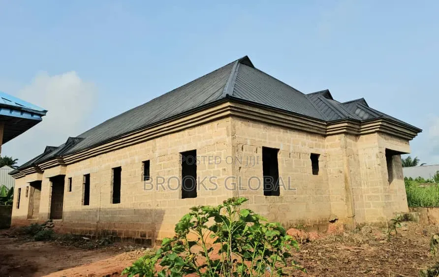 2bdrm Block Of Flats In Benin City For Sale in Benin City