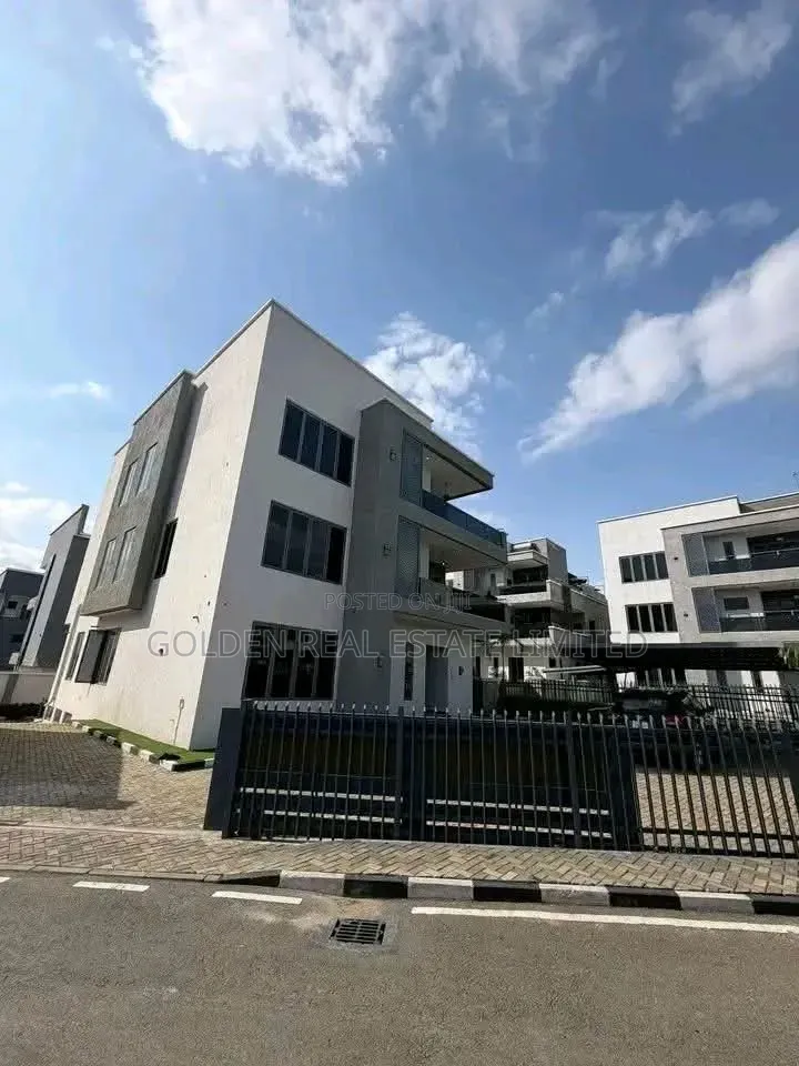 5bdrm Duplex in Wuye for sale in Wuye