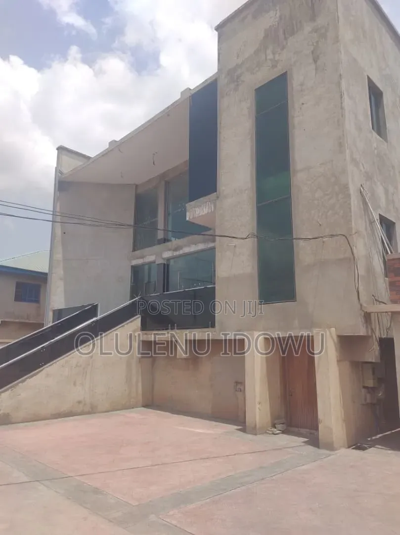 Furnished 3bdrm Block of Flats in Ijegun for sale in Ijegun
