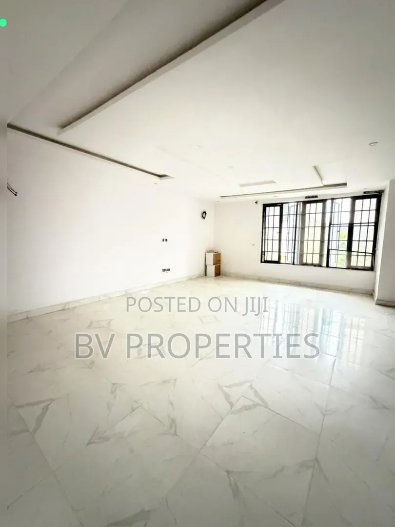 Mini Flat in Ikota for rent in Ikota