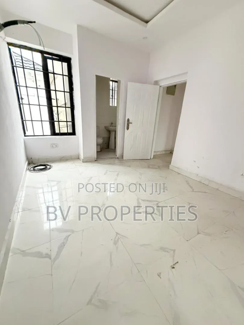 Mini Flat in Ikota for rent in Ikota