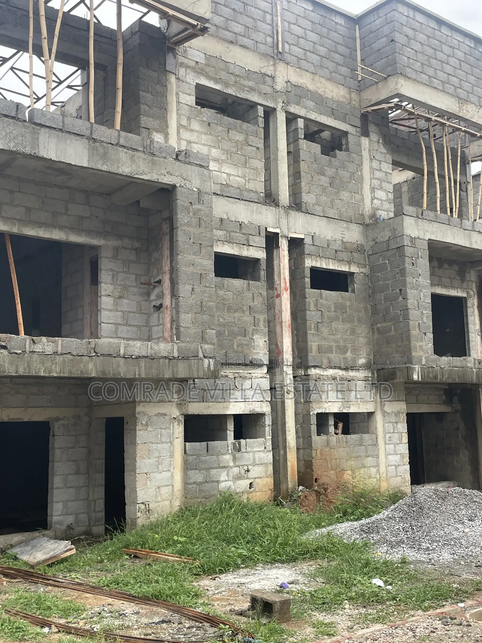 4bdrm Duplex in Life Camp for sale in Life Camp