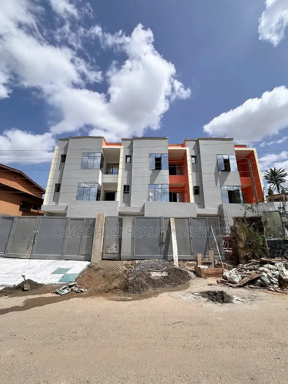 4bdrm Duplex in Mende for sale in Mende