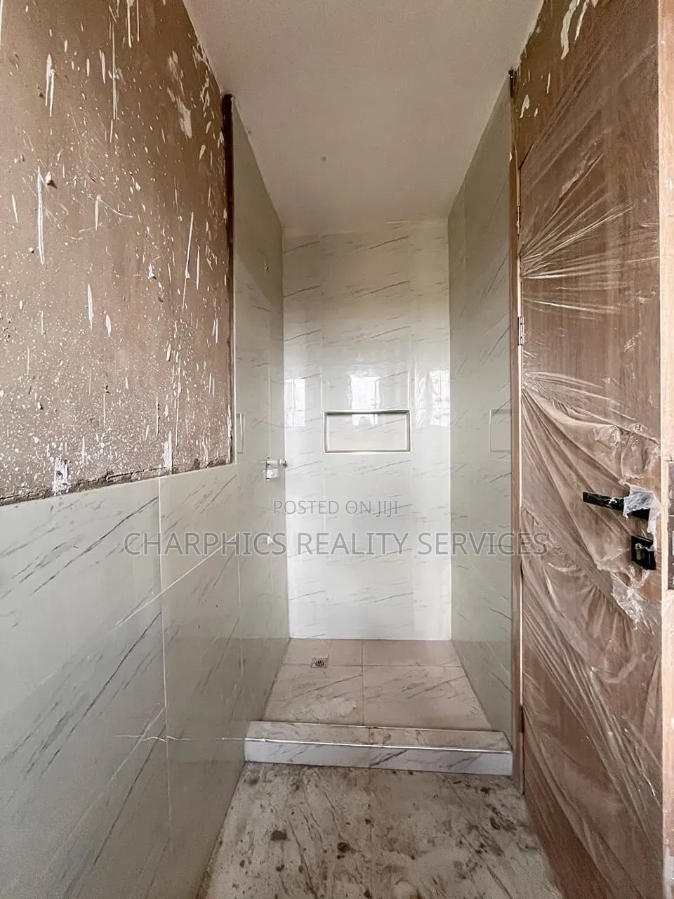 4bdrm Duplex in Mende for sale in Mende
