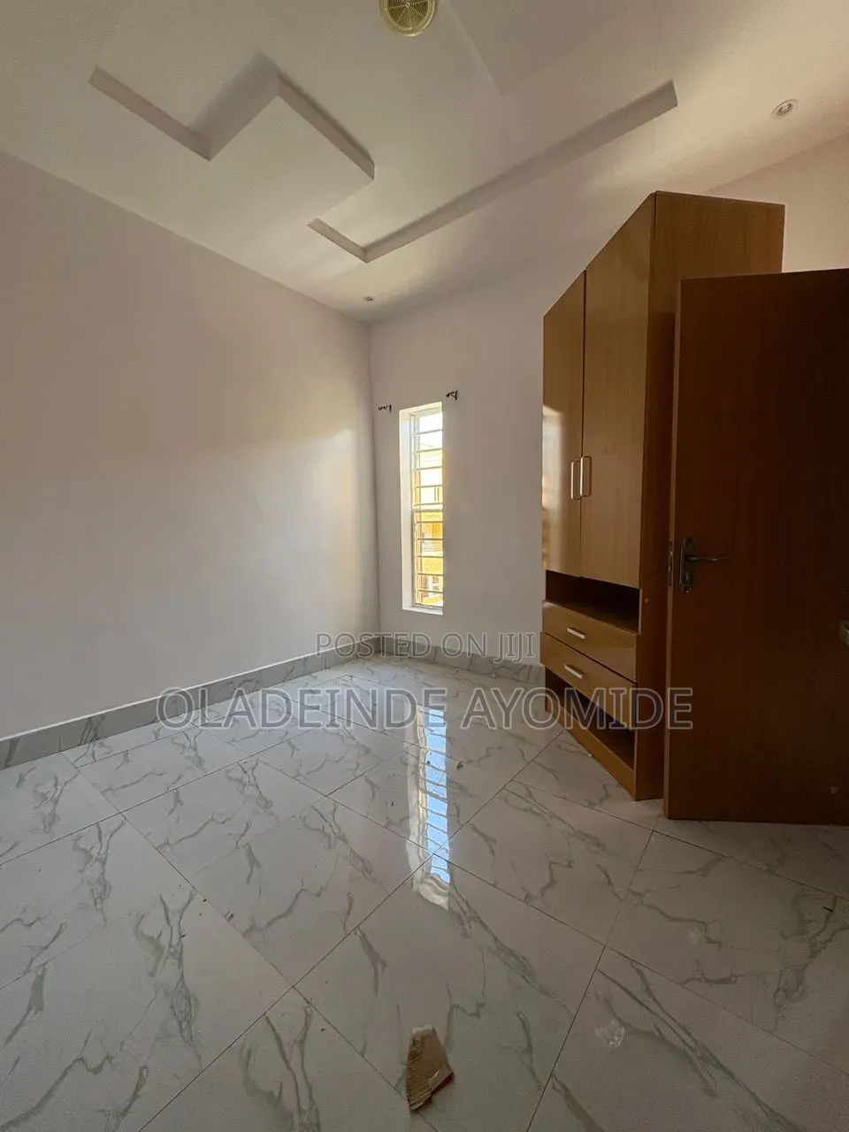 Mini Flat in Orchid, Chevron for rent in Chevron