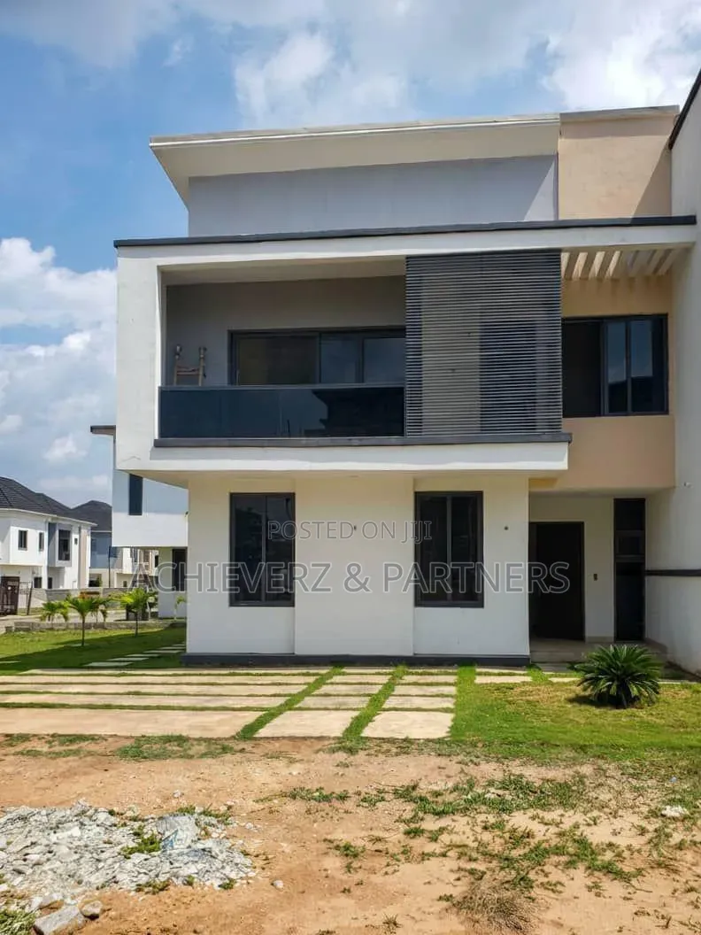 3bdrm Duplex in Idu Industrial for sale in Idu Industrial