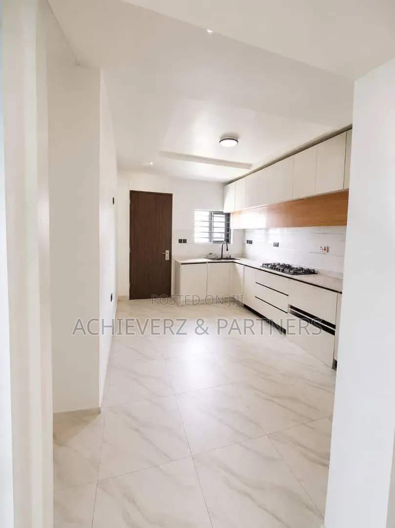 3bdrm Duplex in Idu Industrial for sale in Idu Industrial
