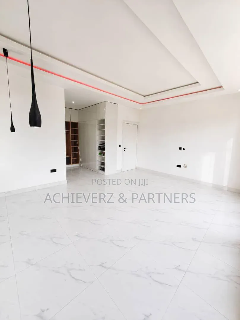 3bdrm Duplex in Idu Industrial for sale in Idu Industrial