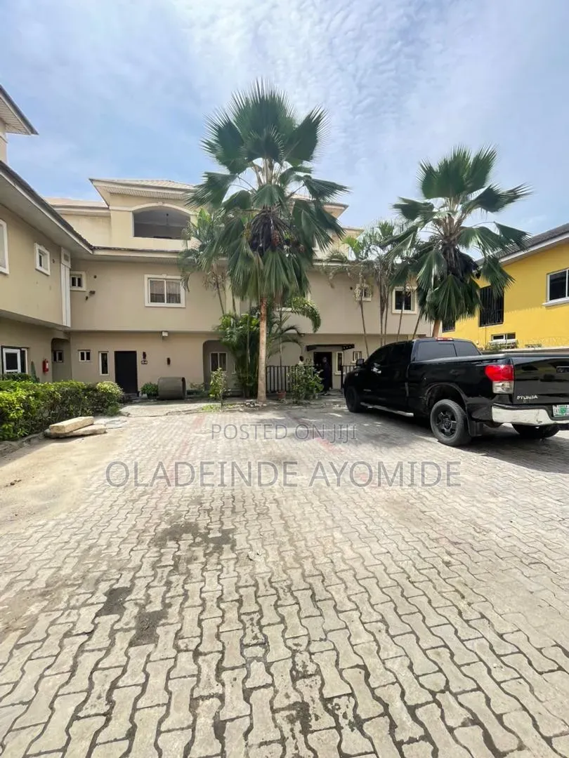 4bdrm Duplex in Lekki Phase 1 for rent in Lekki Phase 1