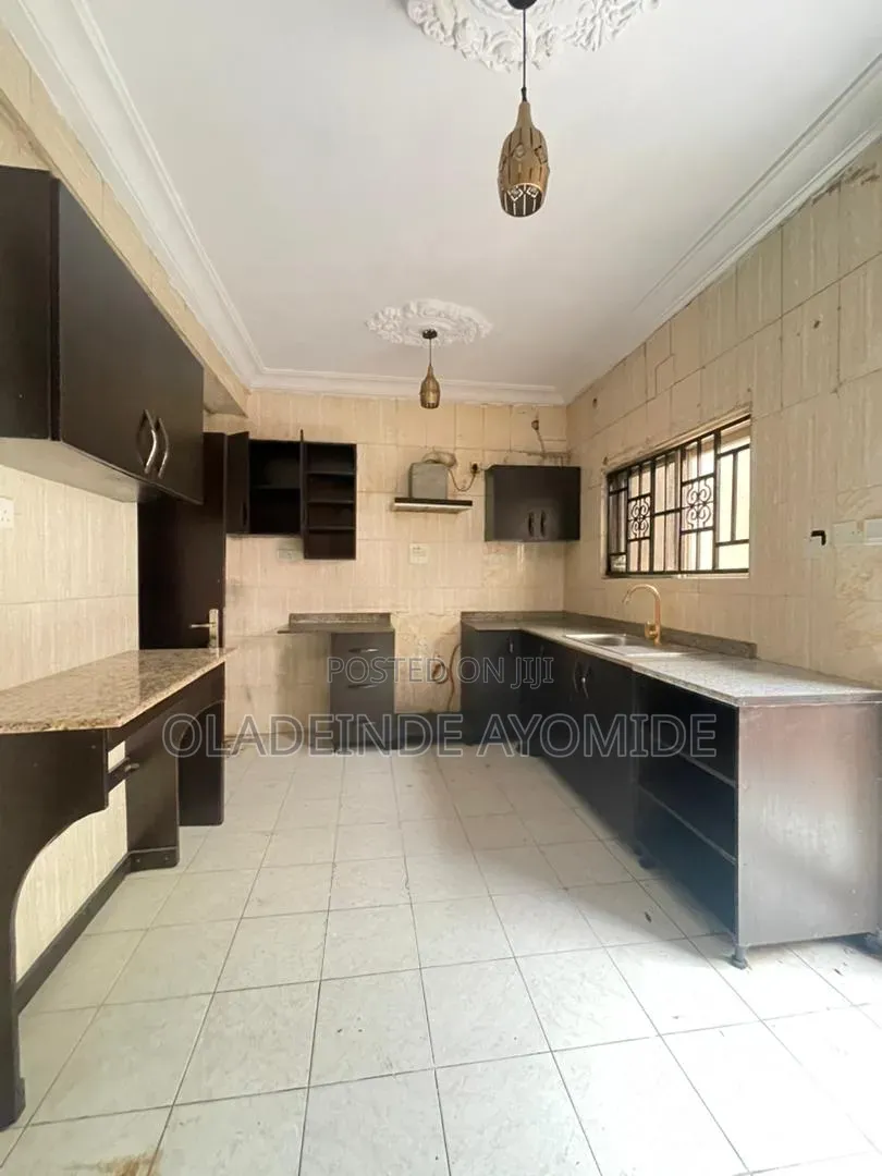 4bdrm Duplex in Lekki Phase 1 for rent in Lekki Phase 1