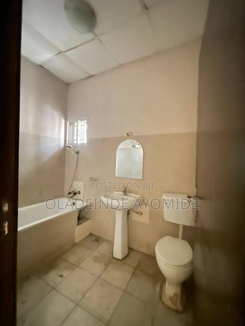 4bdrm Duplex in Lekki Phase 1 for rent in Lekki Phase 1