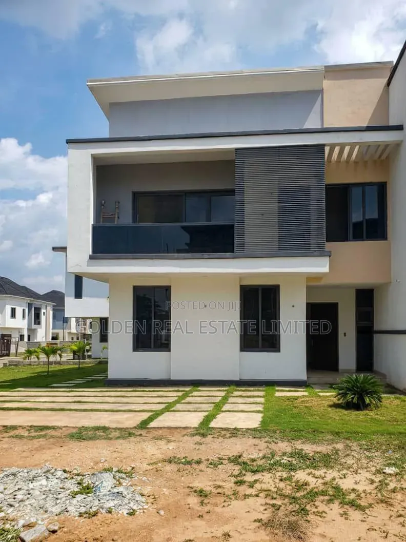 3bdrm Duplex in Idu for sale in Idu