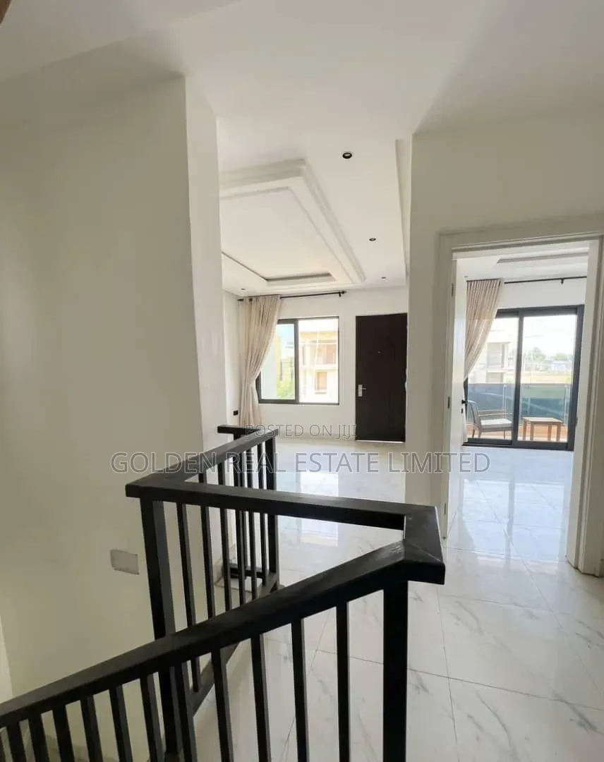 3bdrm Duplex in Idu for sale in Idu