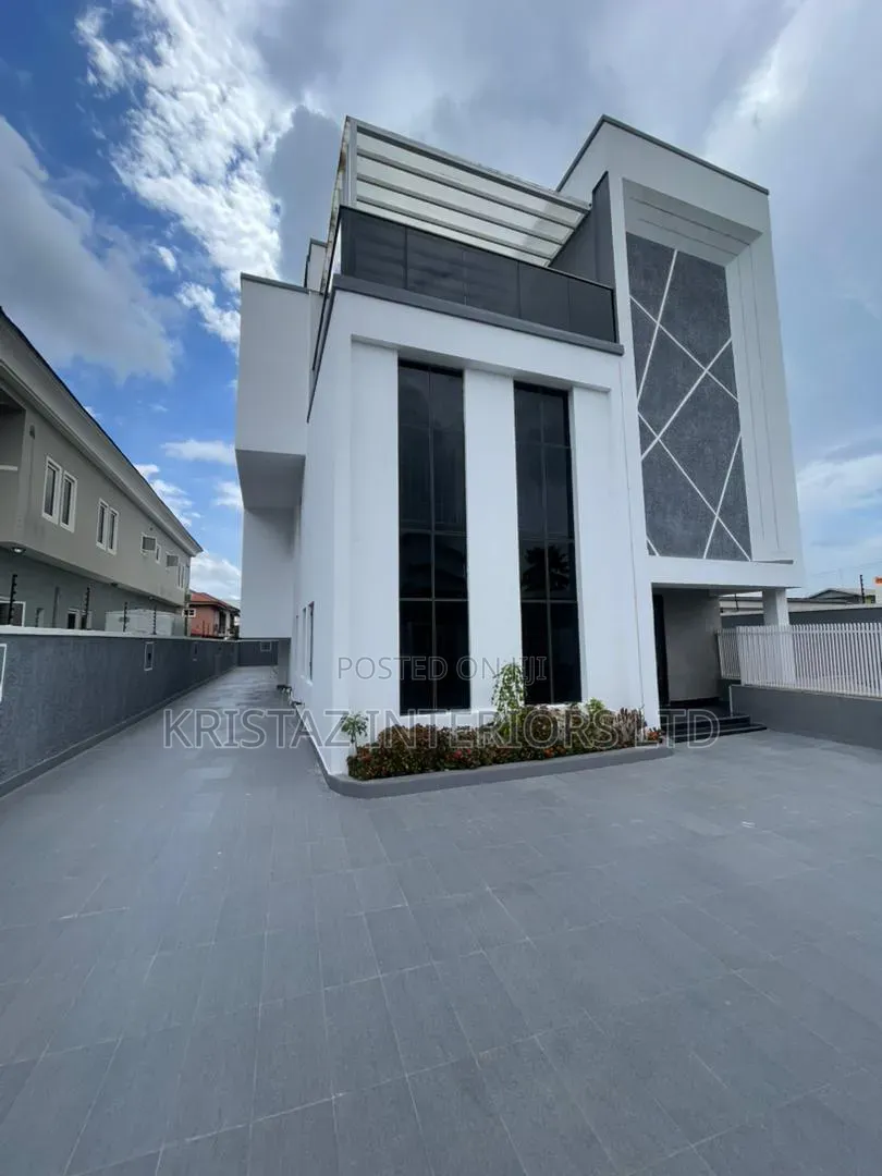 5bdrm Duplex in Lekki Phase 1 for sale in Lekki Phase 1