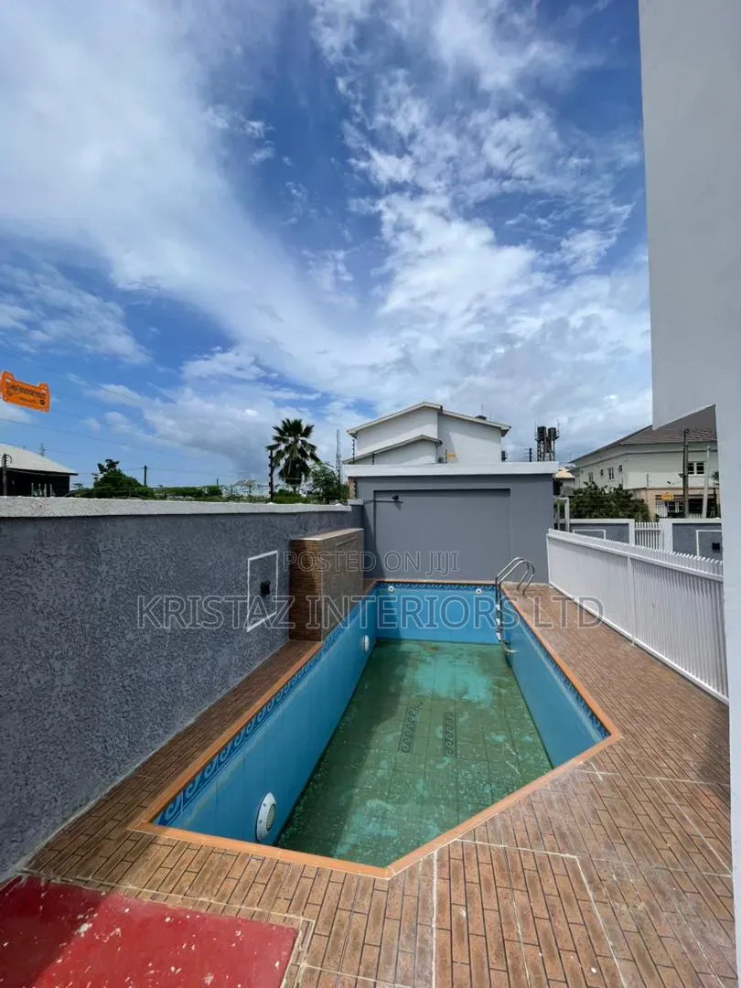 5bdrm Duplex in Lekki Phase 1 for sale in Lekki Phase 1