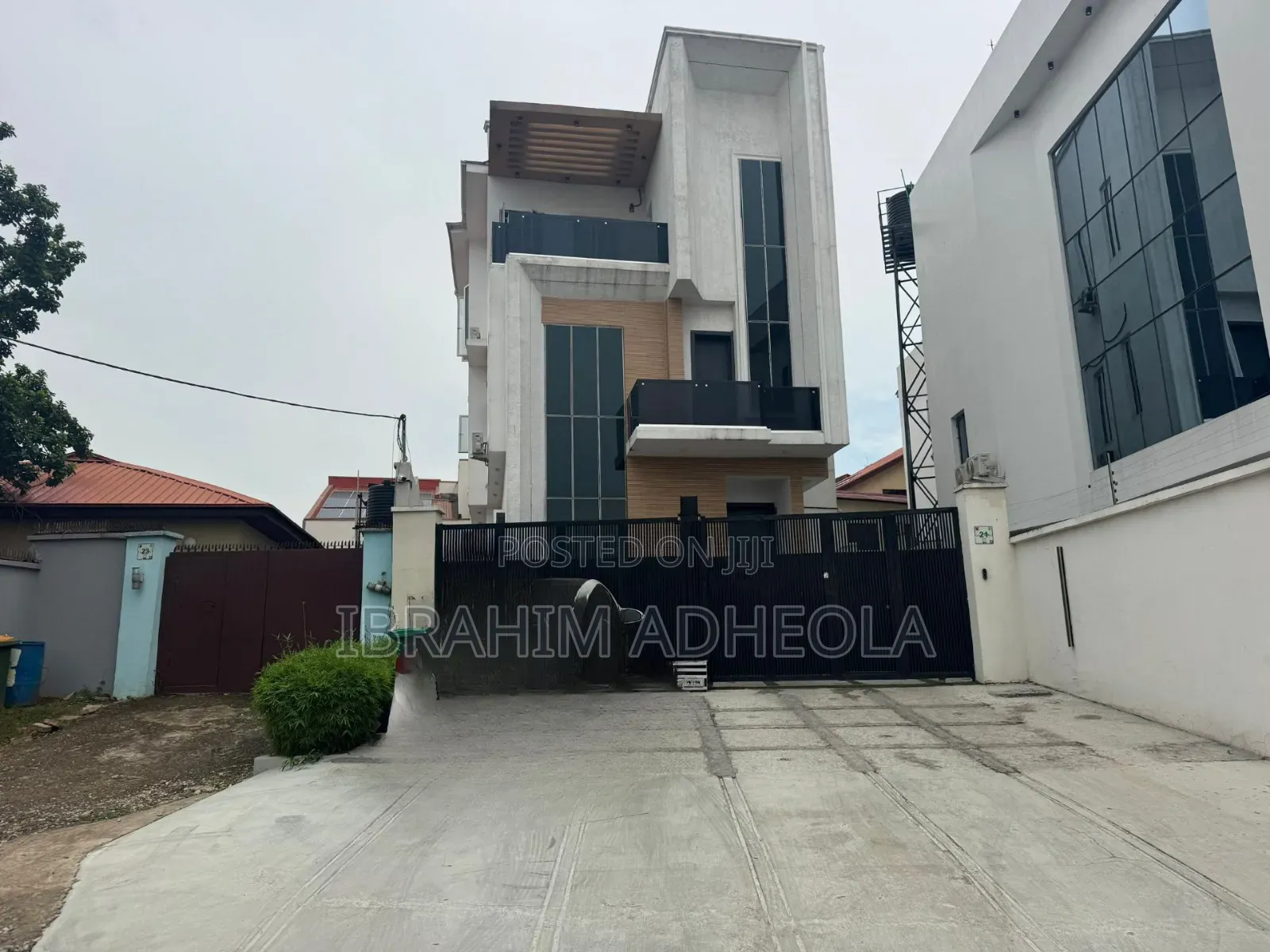 5bdrm Duplex in Omole Phase1 for sale in Omole Phase 1