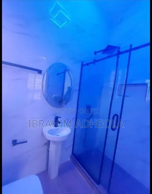 5bdrm Duplex in Omole Phase1 for sale in Omole Phase 1