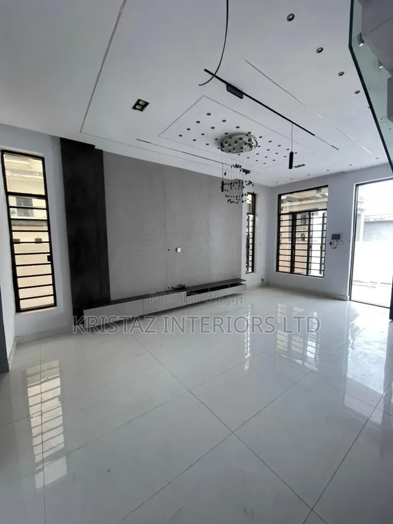 4bdrm Duplex in Ikota for sale in Ikota