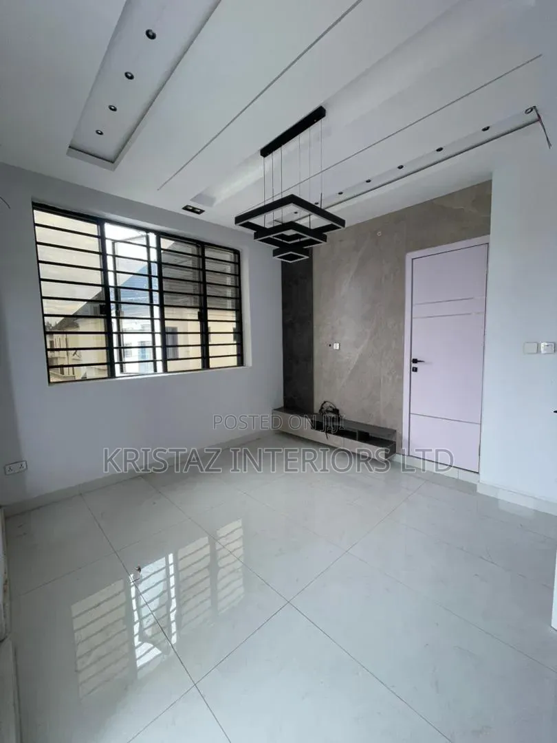 4bdrm Duplex in Ikota for sale in Ikota