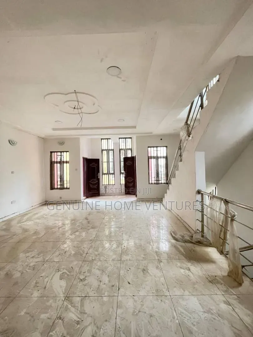 4bdrm Townhouse/Terrace in Aguda / Surulere for sale in Aguda / Surulere