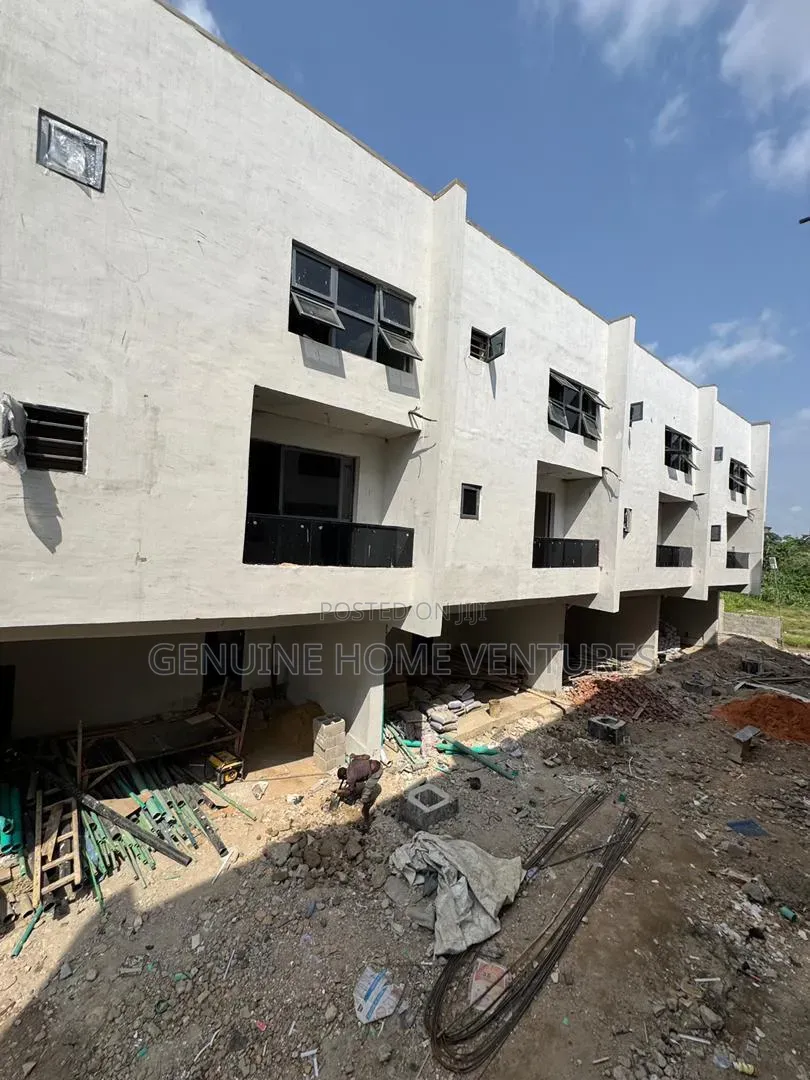 4bdrm Townhouse/Terrace in Aguda / Surulere for sale in Aguda / Surulere