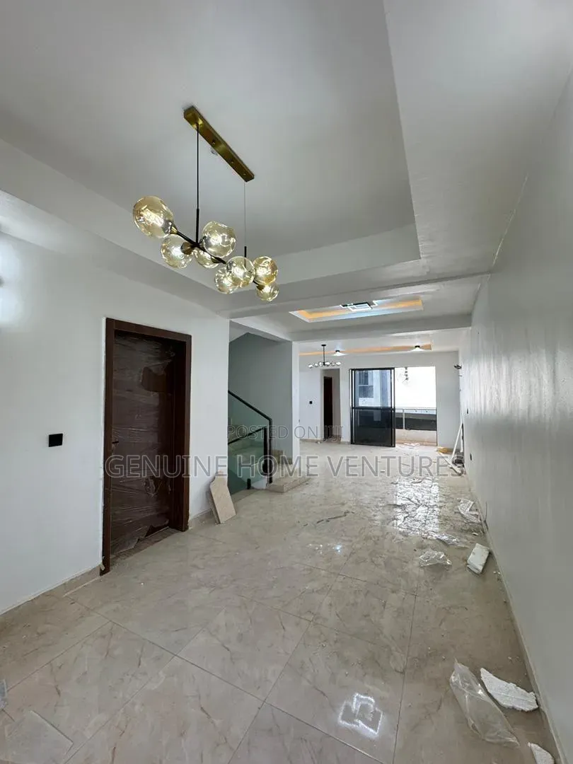 4bdrm Townhouse/Terrace in Aguda / Surulere for sale in Aguda / Surulere