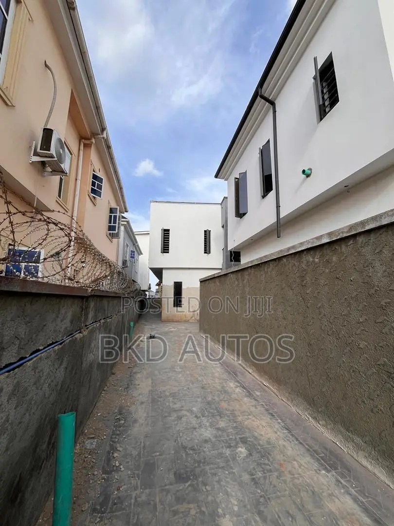 4bdrm Duplex in Magodo for sale in Magodo