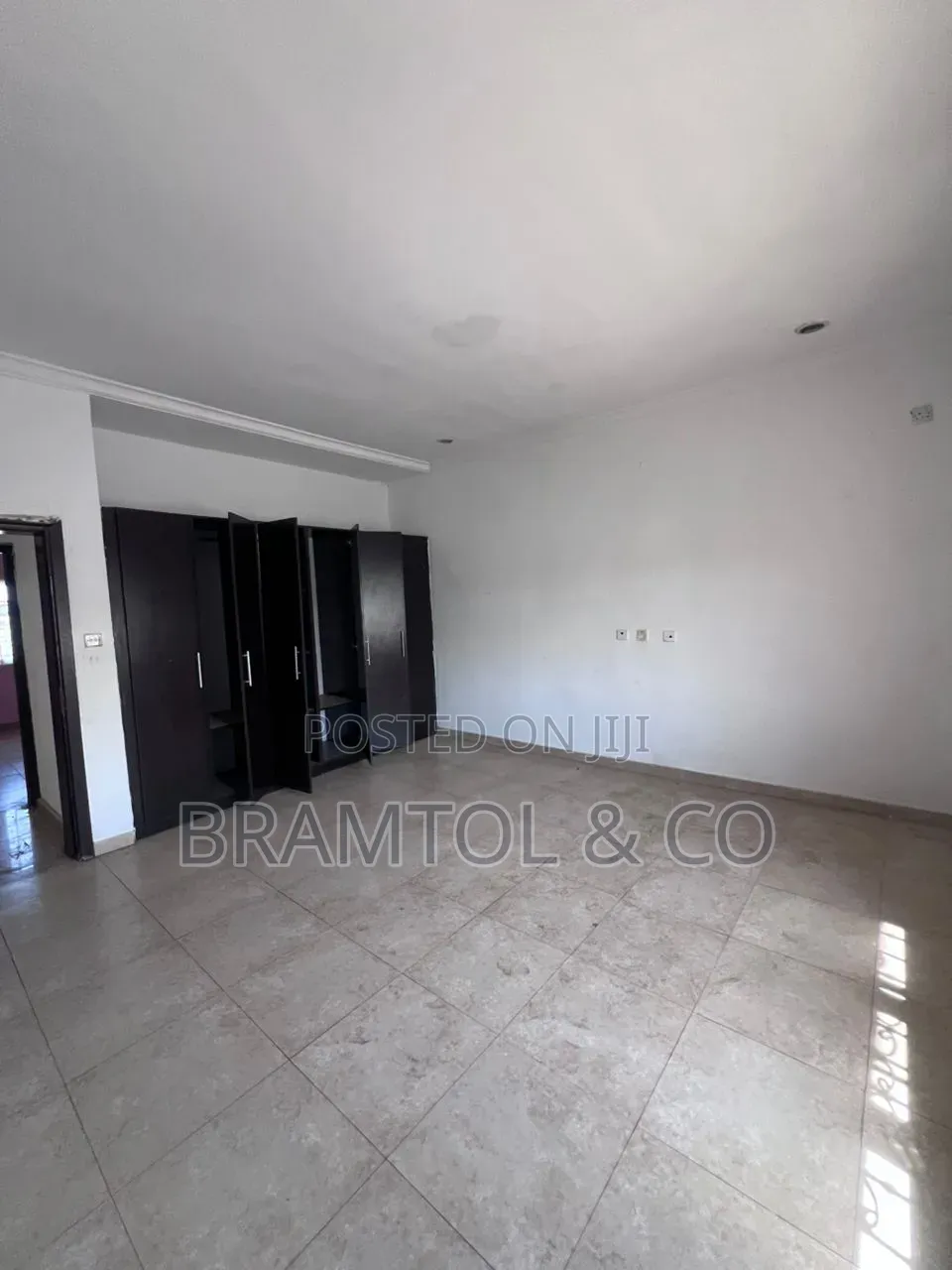 3bdrm Townhouse/Terrace in Idu Industrial for sale in Idu Industrial