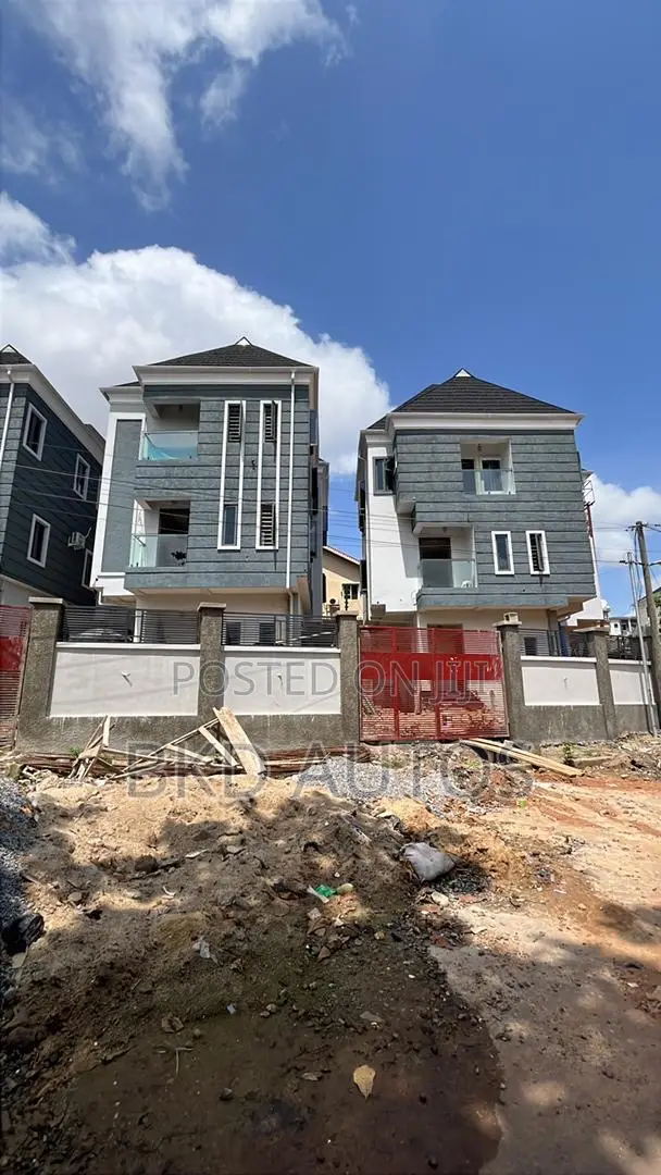 4bdrm Duplex in Allen Avenue for sale in Allen Avenue