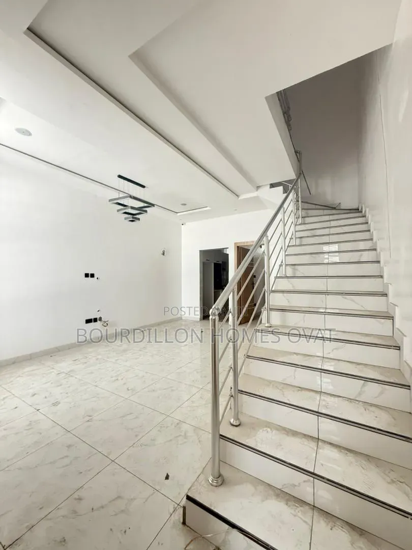 3bdrm Duplex in Chevron Lekki Lagos for sale in Chevron